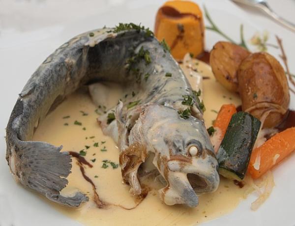 What island fish cooking really looks like